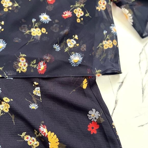 French Connection Baudet Print Twist Waist Black and Flower Dress Sz 0 NWT $158 - Picture 4 of 6